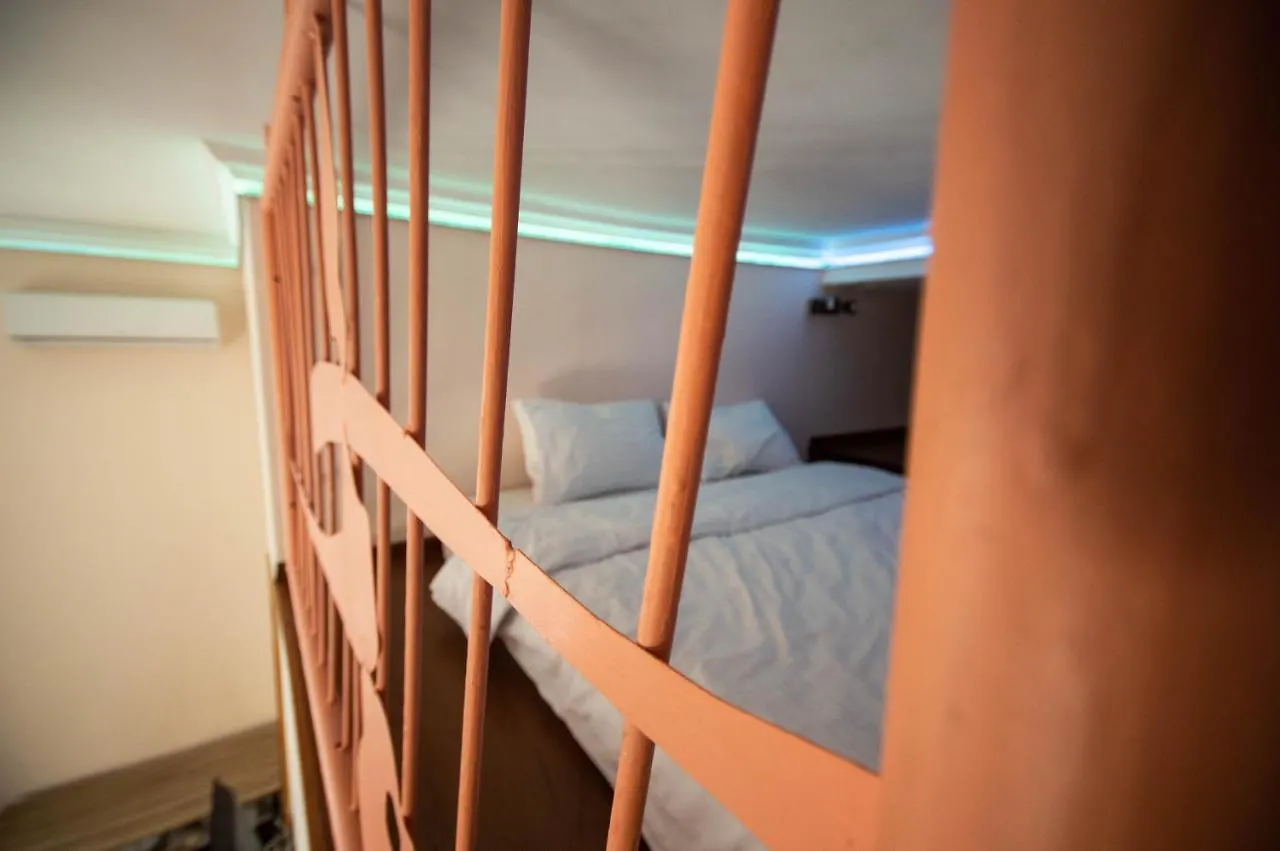Kyiv Rouge Apartment